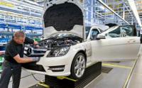 Mercedes-Benz South Africa is using learnerships to address the scarcity of skilled automotive technicians in the country (Photo: Daimler AG) Mercedes-Benz South Africa is using learnerships to address the scarcity of skilled automotive technicians in the country (Photo: Daimler AG)