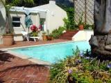 Newlands Guest House: Newlands Guest House garden & pool area Newlands Guest House: Newlands Guest House garden & pool area