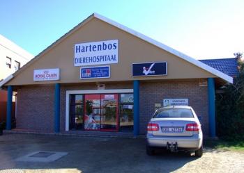 Hartenbos Animal Hospital: Dr. Frans De Graaff Hartenbos Animal Hospital: Dr. Frans De Graaff