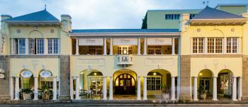 Queens Hotel Oudtshoorn: Klein Karoo Accommodation