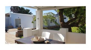 Villa Palmera: Mossel Bay Accommodation Garden Route