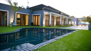 Two Fat Owls Guest House: Luxury Accommodation George Garden Route Two Fat Owls Guest House: Luxury Accommodation George Garden Route
