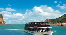 Cruising on the Knysna Lagoon on the way to Featherbed Nature Reserve