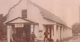 The corner of York and Hibernia Streets, George in 1906. Photo: www.raubenheimers.co.za The corner of York and Hibernia Streets, George in 1906. Photo: www.raubenheimers.co.za